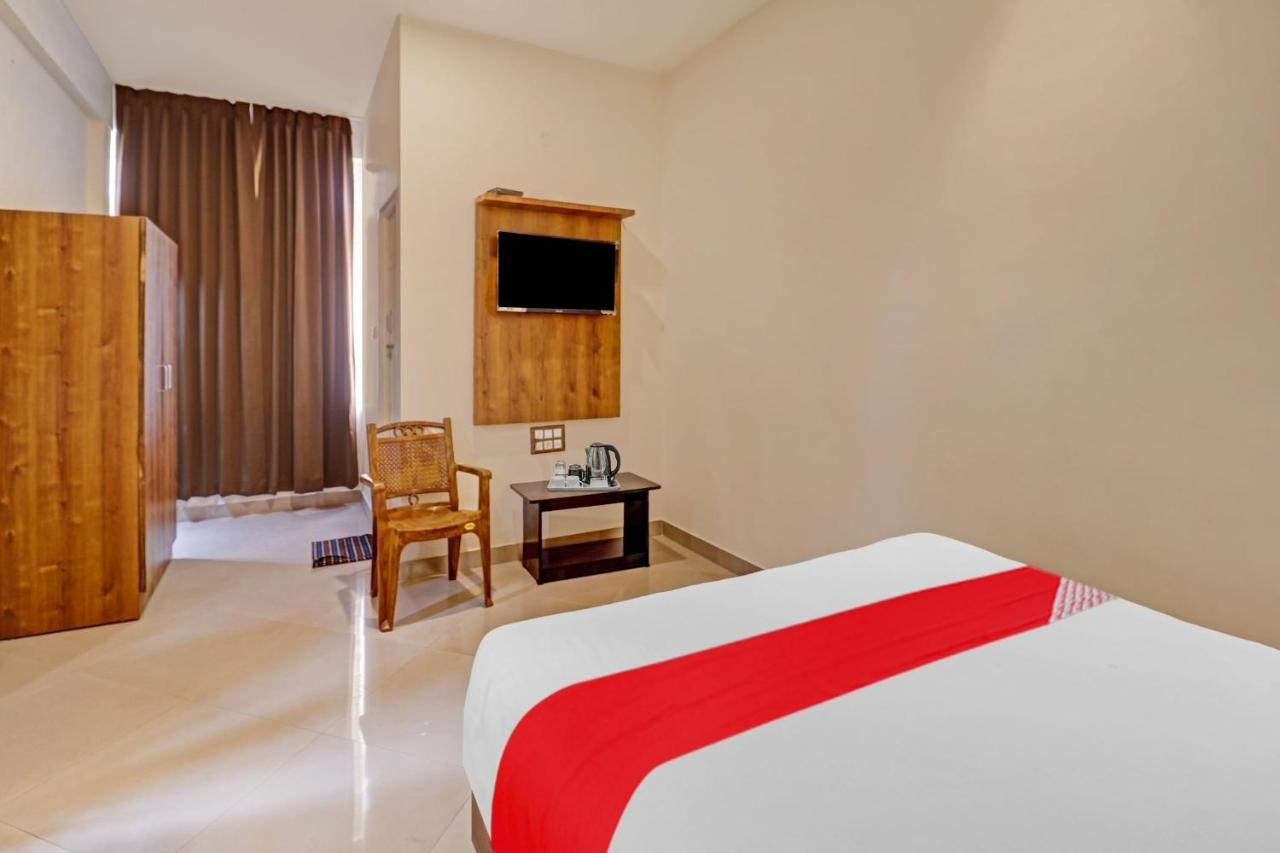Hotel O Formula Vanivilasa Puram Kültér fotó