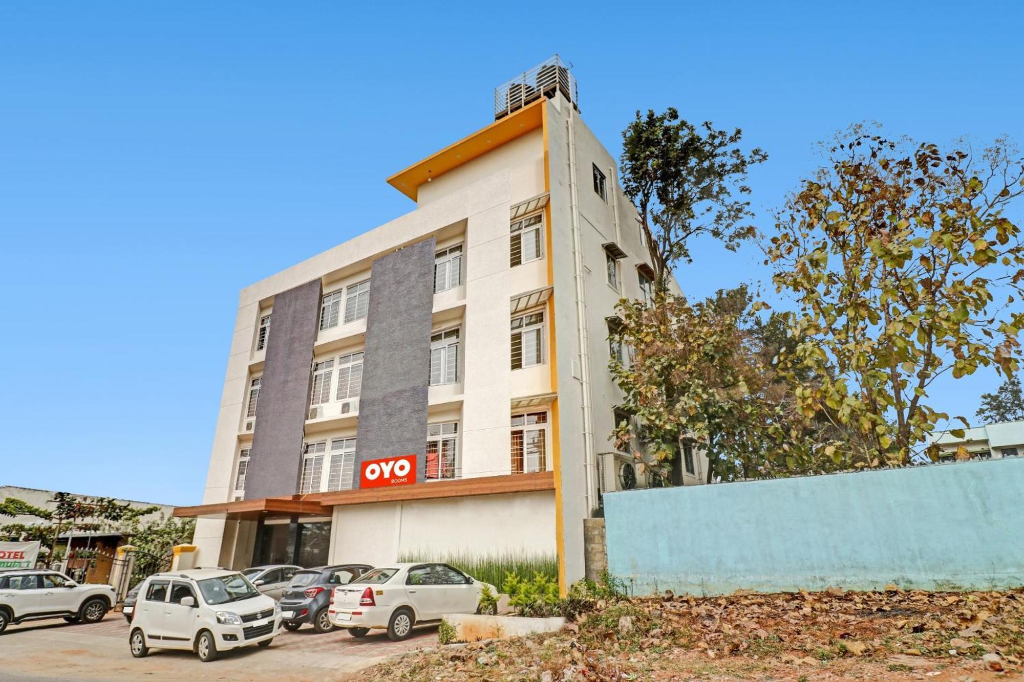 Hotel O Formula Vanivilasa Puram Kültér fotó